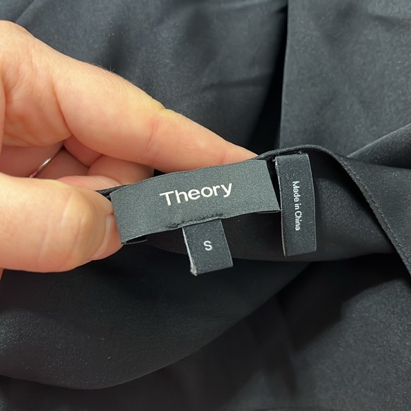 Theory Blouse - Picture 3 of 4